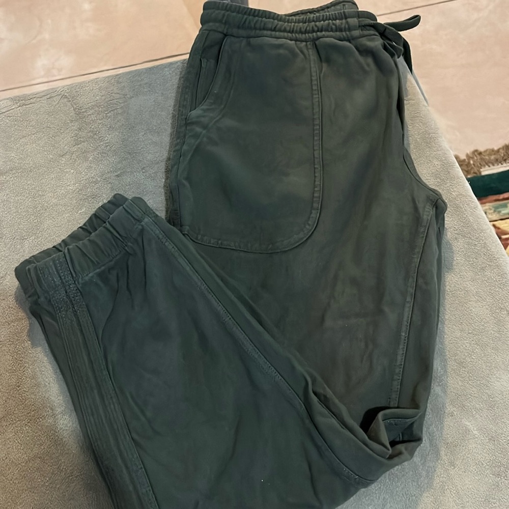 Athleta khaki colored drawstring cargo sweats.  Size M.
